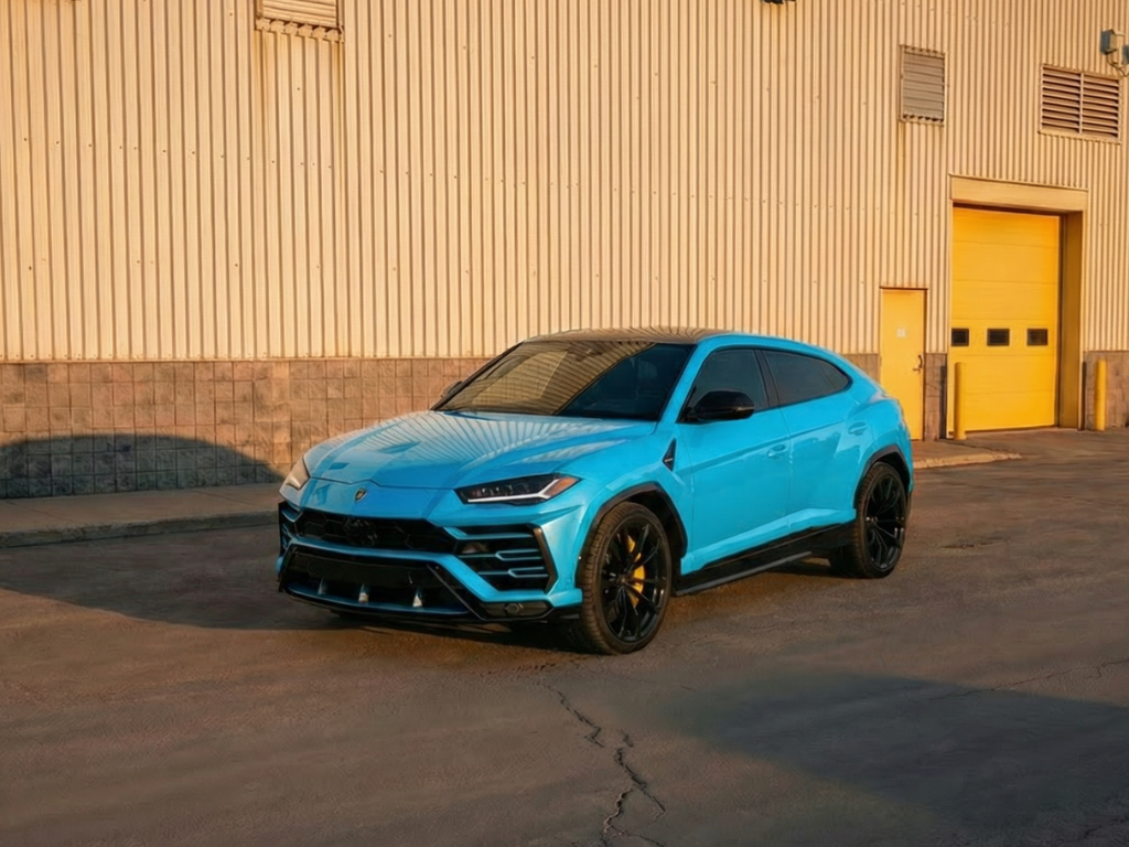 Lamborghini Urus — Blue