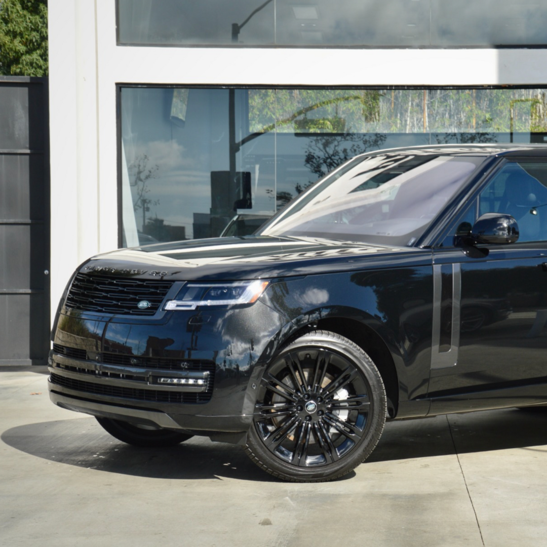 Range Rover P530 LWB Autobiography SV — Black