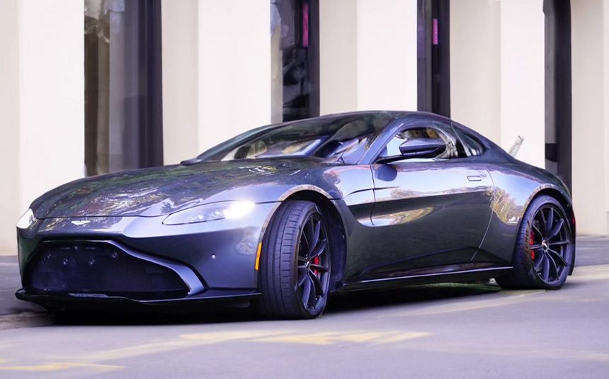 Aston Martin Vantage — Grey