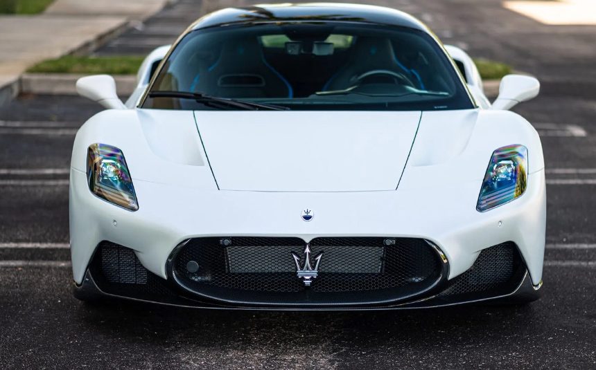 Maserati MC20 — White