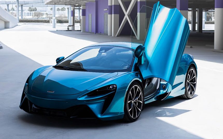 McLaren Artura — Blue